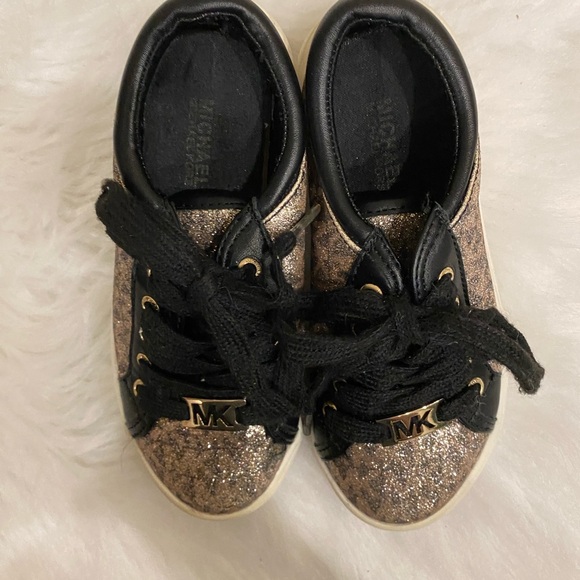 MK shoes - Picture 3 of 6